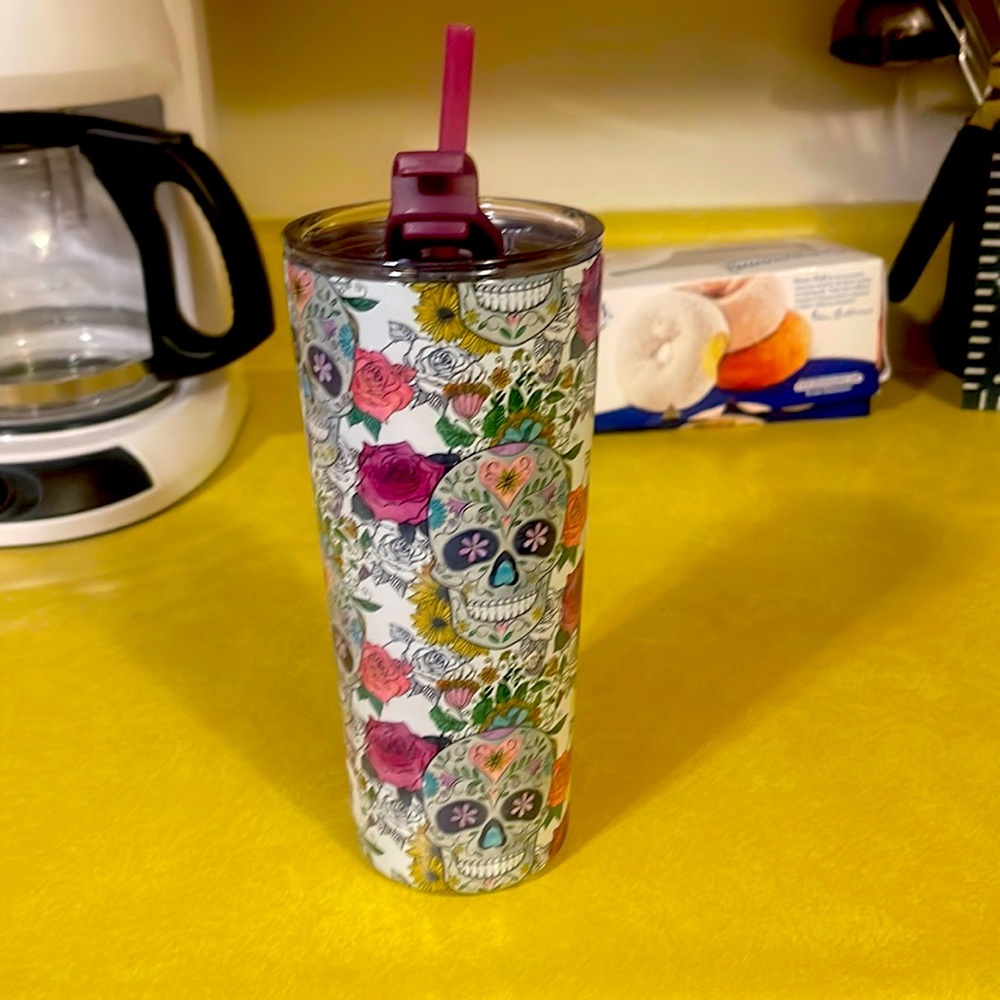 Halloween tumbler,sugar skulls,brand new with purple straw,hand wash